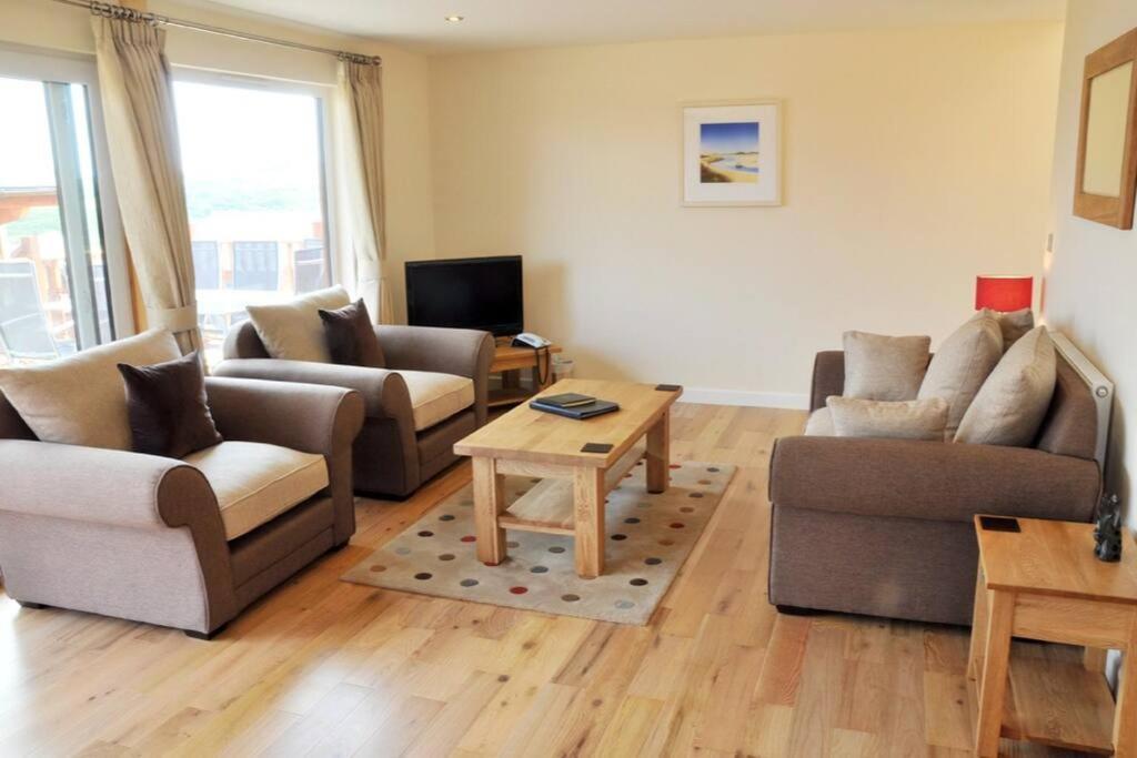 Skylark Sleeps 8 Private Hot Tub & Dogs Welcome Nr Padstow, Resort Pool Bar & Watersports St Columb Major Esterno foto