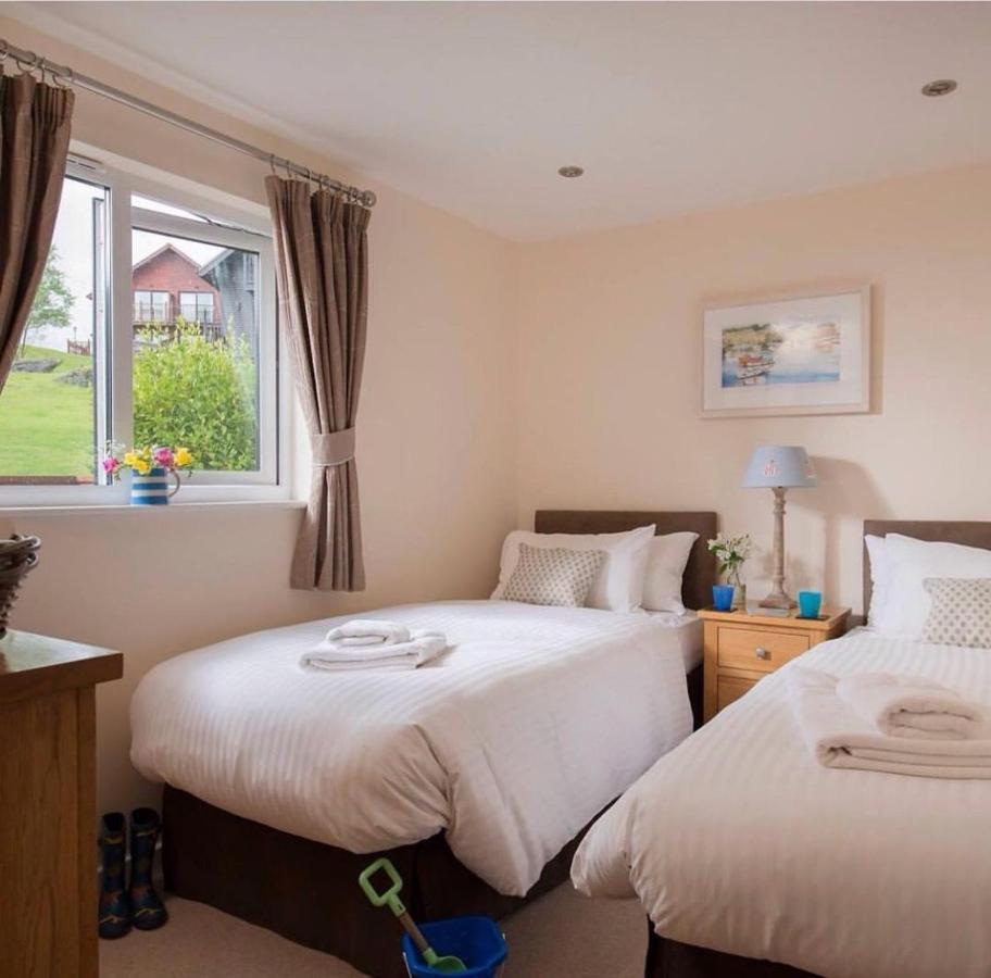 Skylark Sleeps 8 Private Hot Tub & Dogs Welcome Nr Padstow, Resort Pool Bar & Watersports St Columb Major Esterno foto