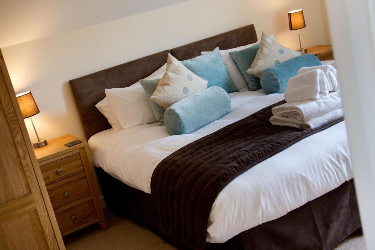 Skylark Sleeps 8 Private Hot Tub & Dogs Welcome Nr Padstow, Resort Pool Bar & Watersports St Columb Major Esterno foto
