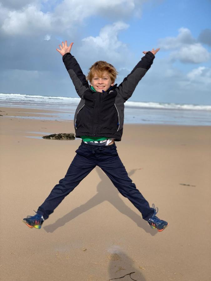 Skylark Sleeps 8 Private Hot Tub & Dogs Welcome Nr Padstow, Resort Pool Bar & Watersports St Columb Major Esterno foto