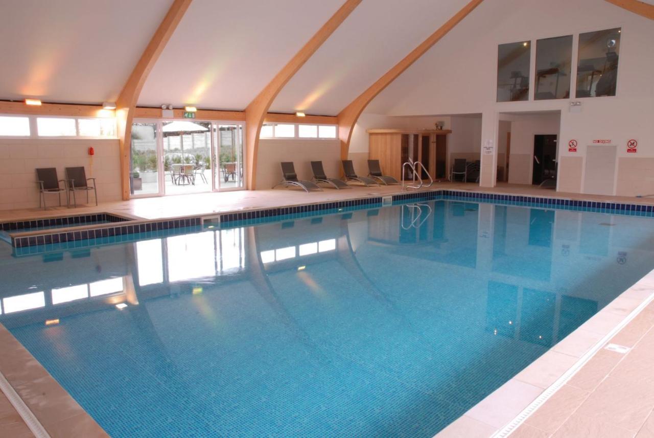Skylark Sleeps 8 Private Hot Tub & Dogs Welcome Nr Padstow, Resort Pool Bar & Watersports St Columb Major Esterno foto