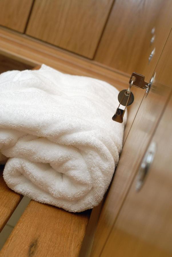 Skylark Sleeps 8 Private Hot Tub & Dogs Welcome Nr Padstow, Resort Pool Bar & Watersports St Columb Major Esterno foto