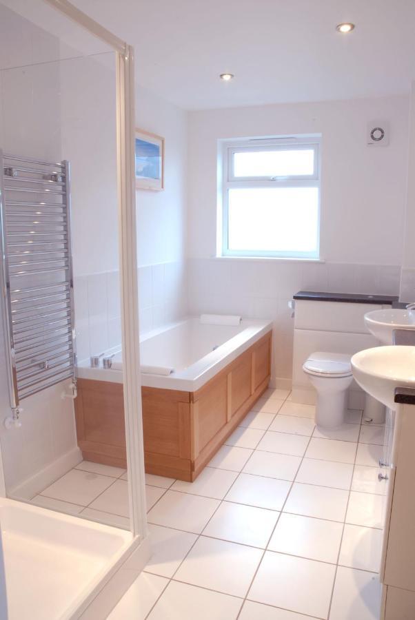 Skylark Sleeps 8 Private Hot Tub & Dogs Welcome Nr Padstow, Resort Pool Bar & Watersports St Columb Major Esterno foto